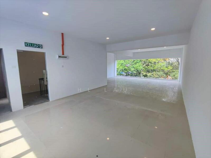 For Rent - 2nd Floor Renovated Shop Office @ Jalan Kenari 6 Bandar Puchong Jaya