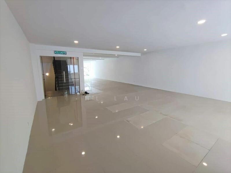 For Rent - 2nd Floor Renovated Shop Office @ Jalan Kenari 6 Bandar Puchong Jaya