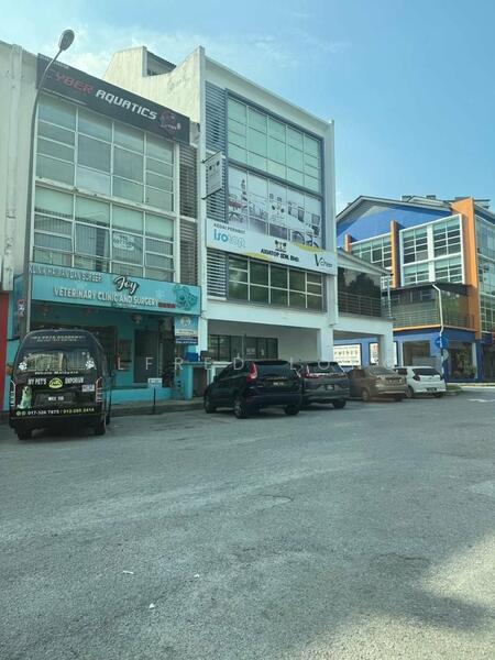 Untuk Dijual - 3sty Shop Equine park , Taman Equine park Seri Kembangan