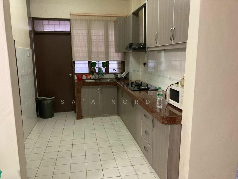 Untuk Disewa - Sri Ayu