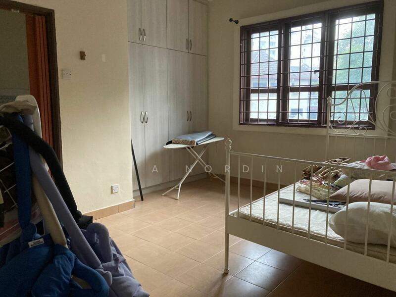 Untuk Disewa - Sri Ayu