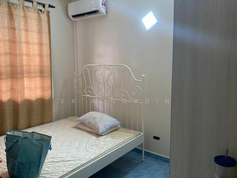 Untuk Disewa - Sri Ayu