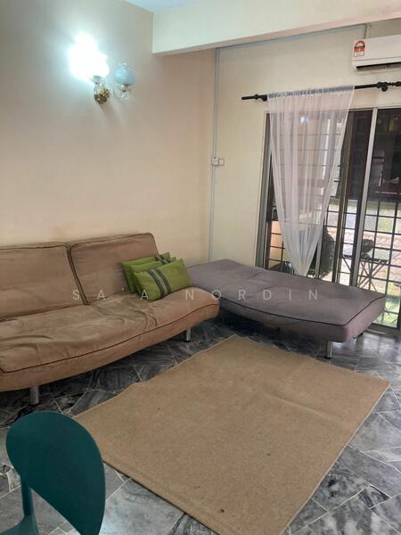 Untuk Disewa - Sri Ayu