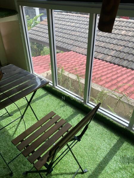 Untuk Disewa - Sri Ayu