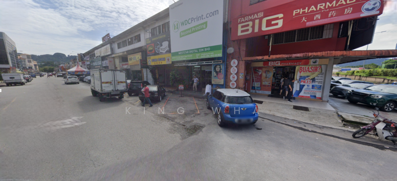 Untuk Dijual - taman melawati jalan negara 3 sty shoplot 22x80 main entrance . freehold