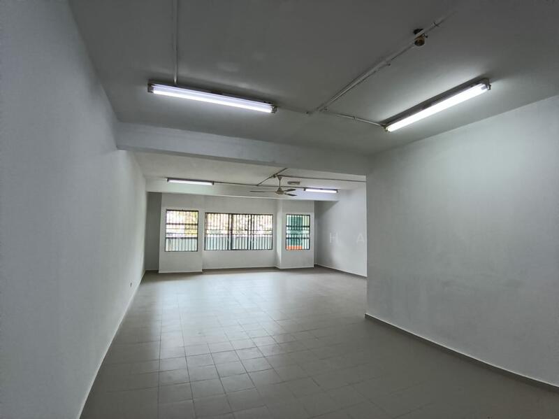 Untuk Disewa - desa melawati 1 st floor office space . actual photos . 22x70 . jalan 4/4c