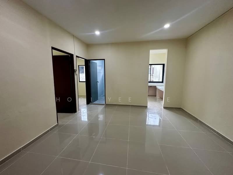 Flat for Sale at Flat Bandar Selesa Jaya @ Jalan Silat Gayong - Hooi Yee Lee - PropertyGuru.com.my