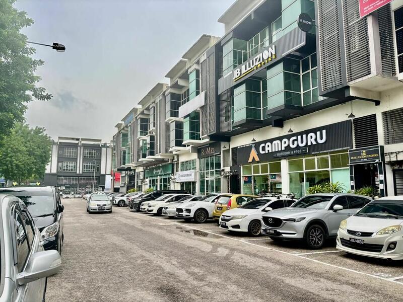 Untuk Dijual - Danga Utama ( ROI：5% ) 3.5 Storey Shoplot