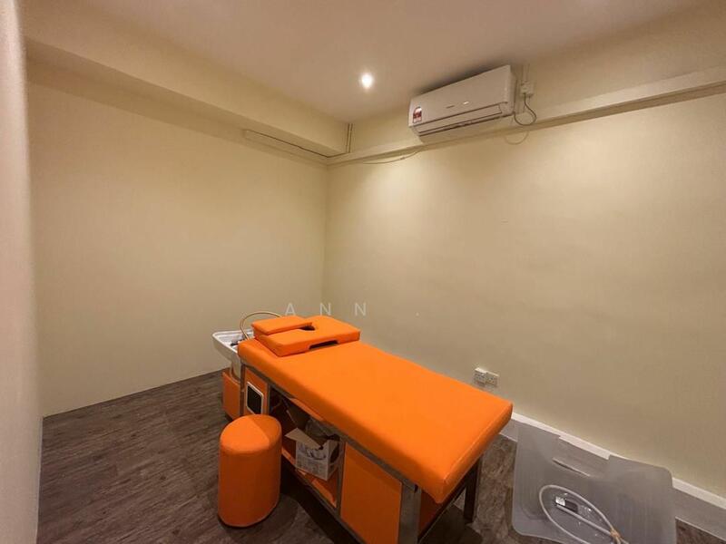 Untuk Dijual - Danga Utama ( ROI：5% ) 3.5 Storey Shoplot