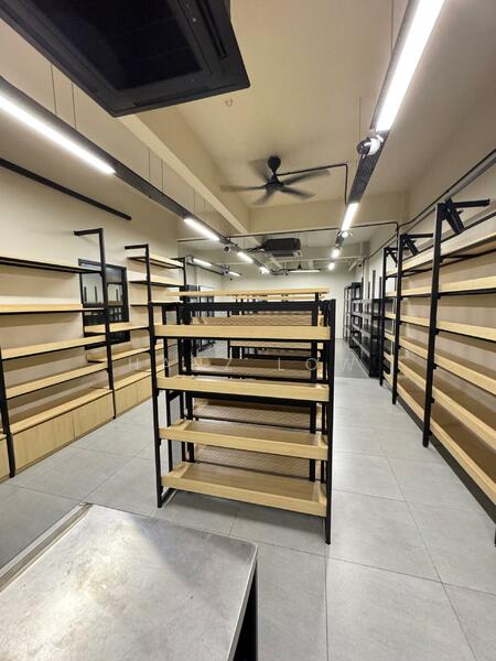 For Rent - (Fully Renovated + Extended) Ground floor Shop @ Bkt Serdang, Seri Kembangan