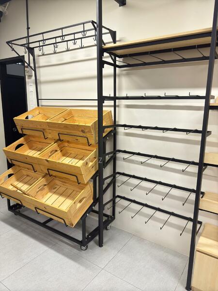 For Rent - (Fully Renovated + Extended) Ground floor Shop @ Bkt Serdang, Seri Kembangan