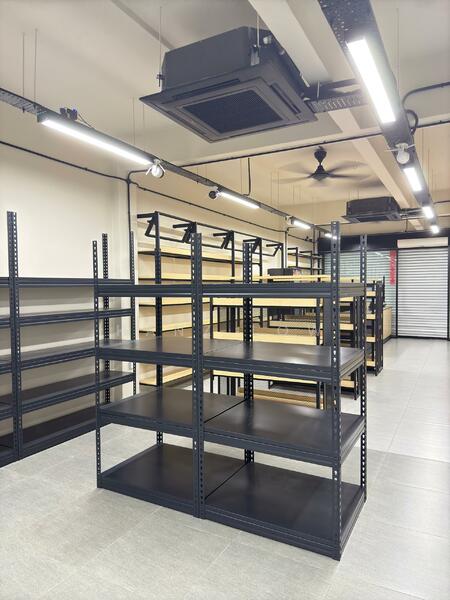 For Rent - (Fully Renovated + Extended) Ground floor Shop @ Bkt Serdang, Seri Kembangan