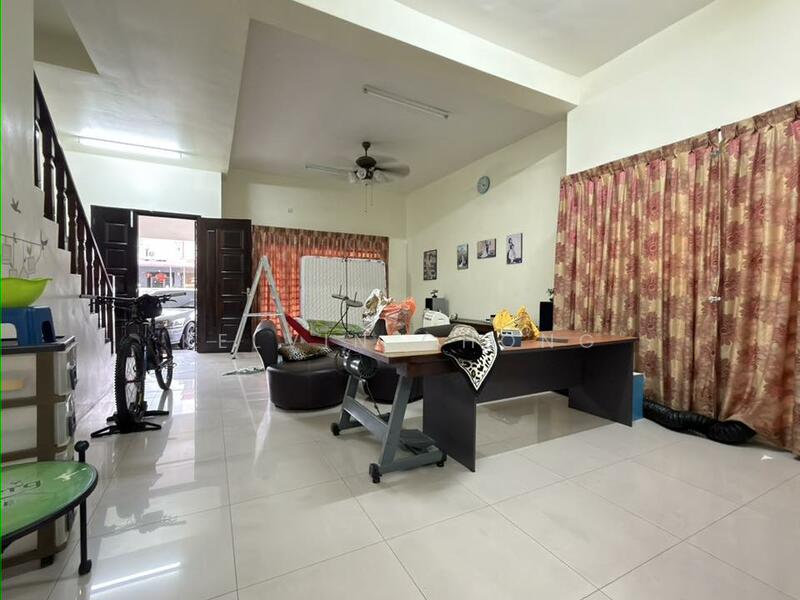 For Sale - Pengkalan Tiara 32x70 Double Sty Semi D