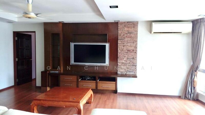 Untuk Disewa - Straits Regency