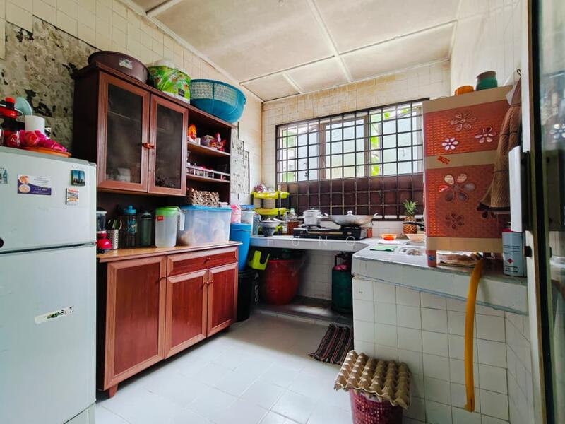 Untuk Dijual - Jalan Tani @ Larkin Lama