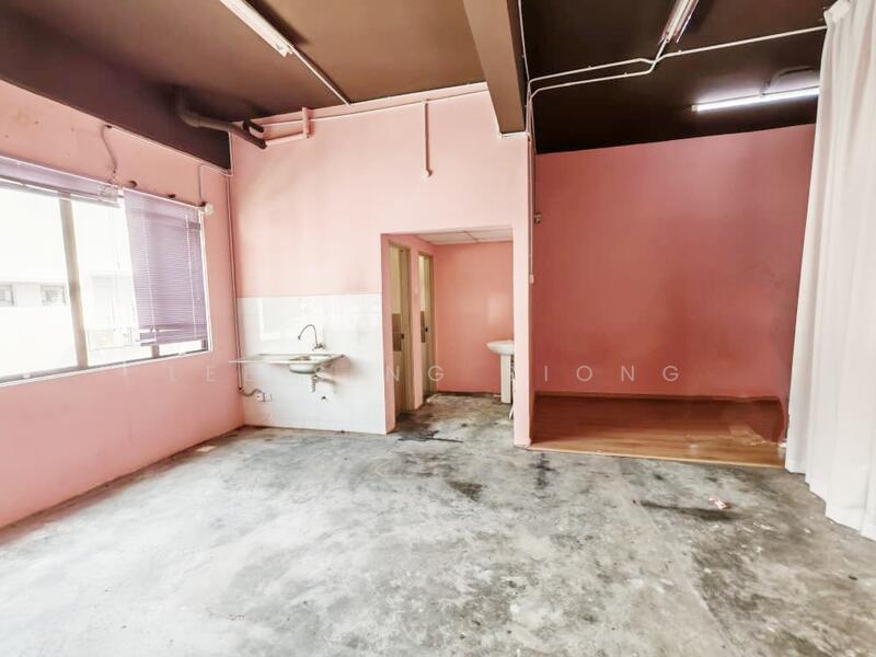 For Rent - (Main Road) Pusat Komersial TSB Seksyen U20 Sungai Buloh