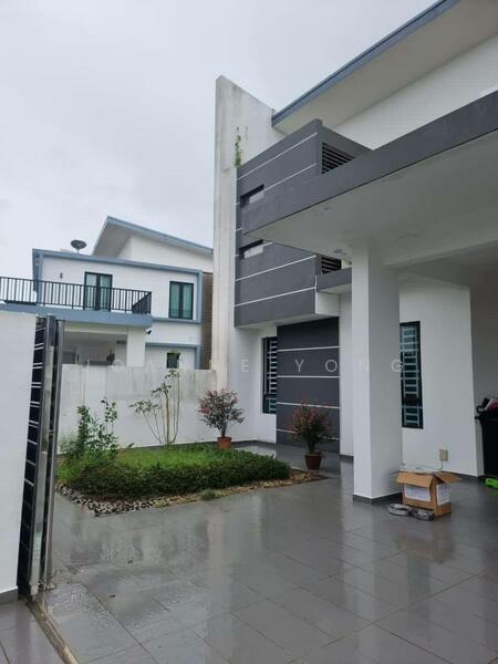 Untuk Dijual - Double Storey Semi D House @ Jalan Scientex Impian 2, Taman Scientex Impian, Kulai, Sedenak, Johor.