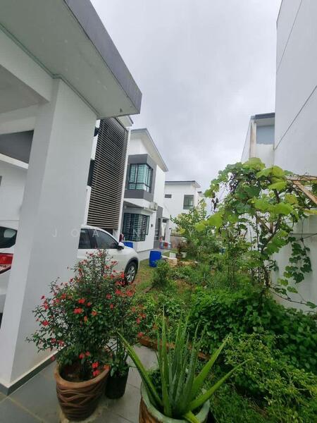 Untuk Dijual - Double Storey Semi D House @ Jalan Scientex Impian 2, Taman Scientex Impian, Kulai, Sedenak, Johor.