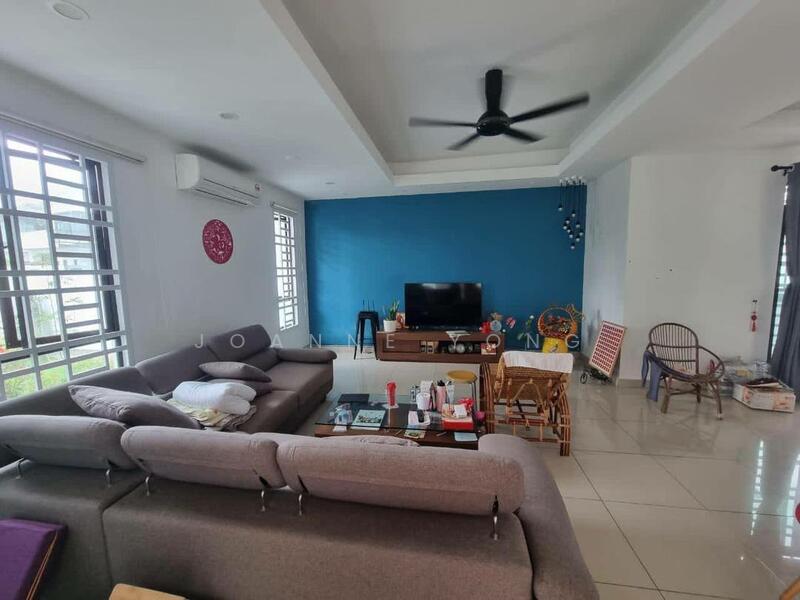 Untuk Dijual - Double Storey Semi D House @ Jalan Scientex Impian 2, Taman Scientex Impian, Kulai, Sedenak, Johor.