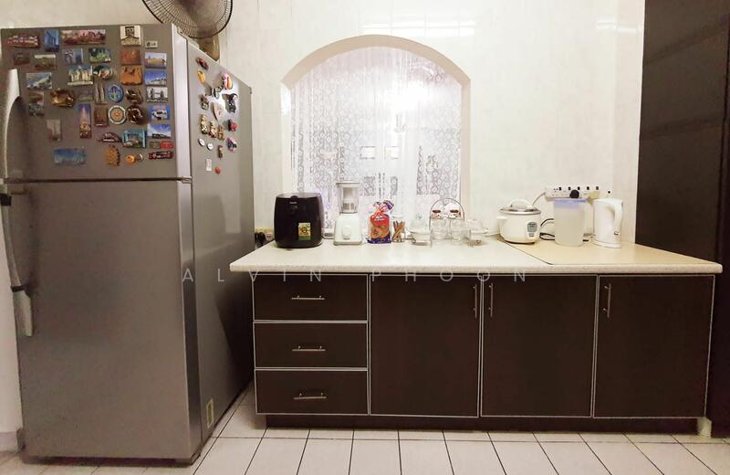 Untuk Disewa - Pertiwi Indah