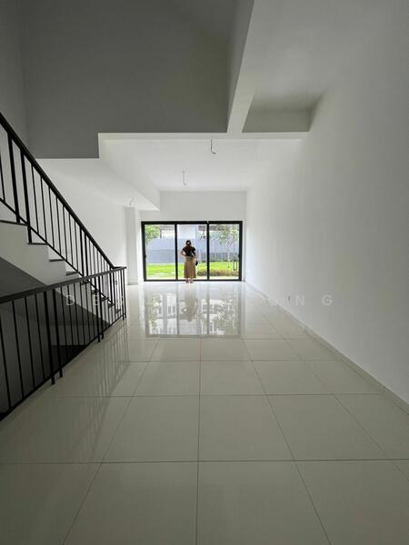 Untuk Dijual - 3.5-storey Terraced House at Bukit Serdang
