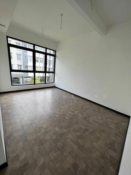 Untuk Dijual - 3.5-storey Terraced House at Bukit Serdang