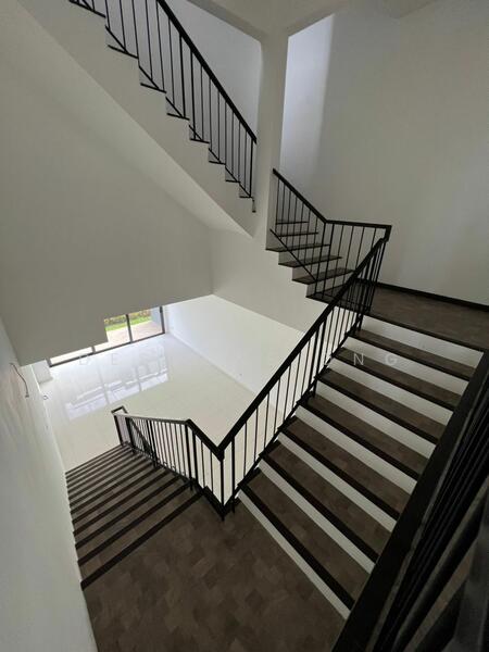 Untuk Dijual - 3.5-storey Terraced House at Bukit Serdang