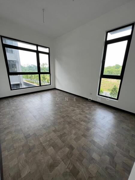 Untuk Dijual - 3.5-storey Terraced House at Bukit Serdang