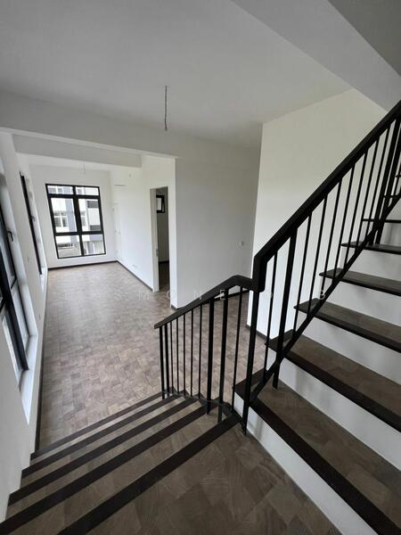 Untuk Dijual - 3.5-storey Terraced House at Bukit Serdang