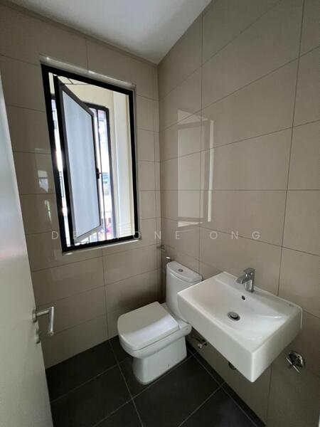 Untuk Dijual - 3.5-storey Terraced House at Bukit Serdang