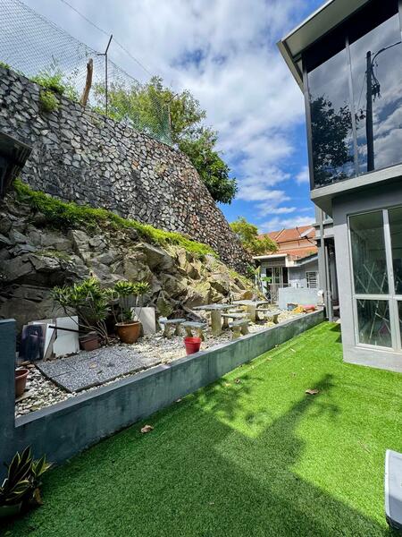 For Sale - CORNER 2.5 Storey House Ukay Perdana Ampang Gated & Guarded