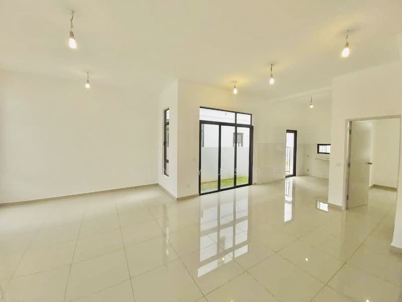 Rumah Teres untuk Disewa di Eco Grandeur (Puncak Alam) - Erin Yusof - Living Room - PropertyGuru.com.my