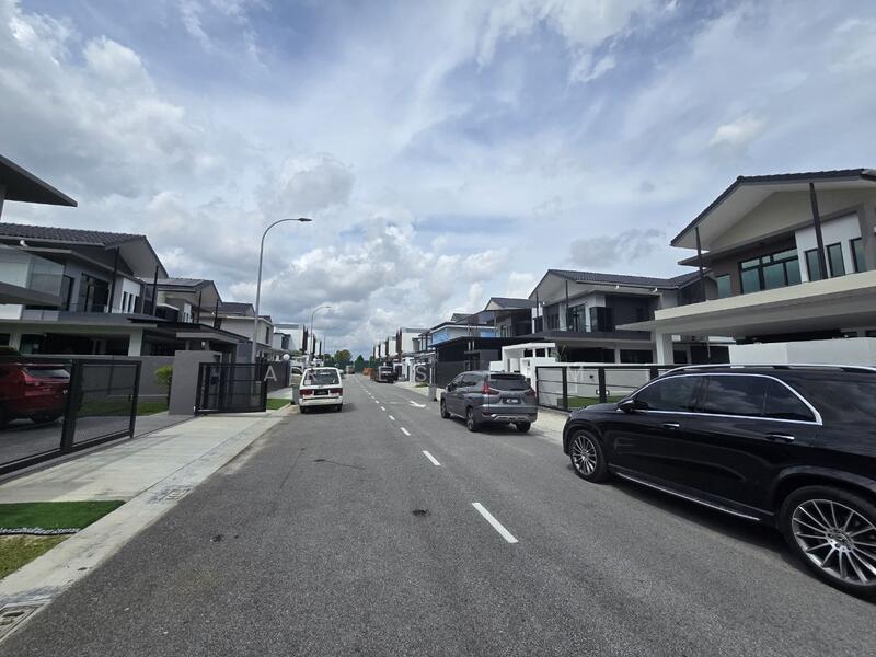 For Rent - Impian Ema Impians Emas