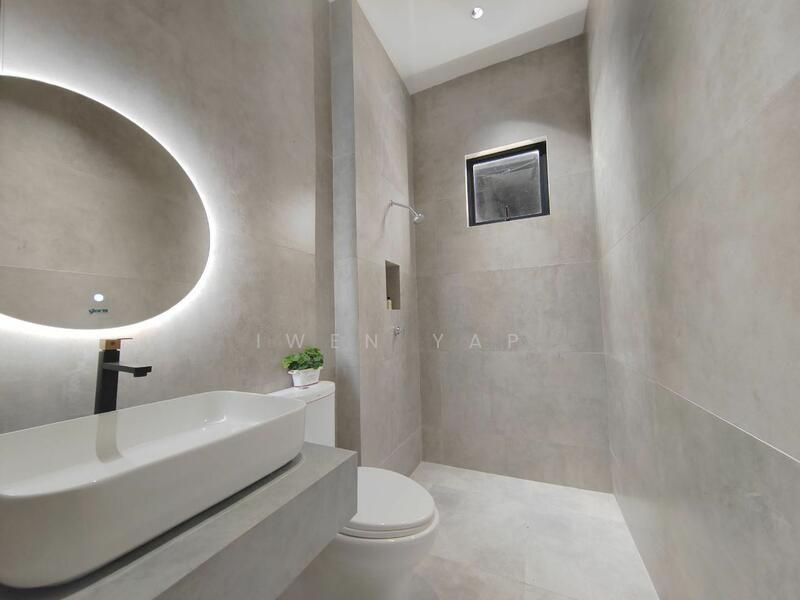 For Sale - Dato Onn Dato Onn Datos Onns