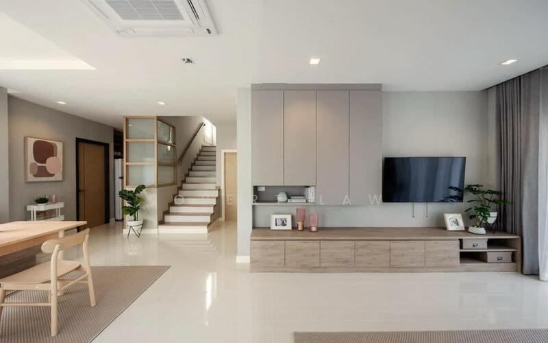 Untuk Dijual - Hilltop 3sty Luxury SemiD Size Terrace @Cashback 180k