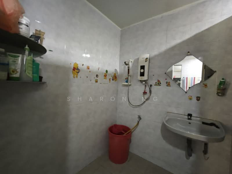 Rumah Teres 2 Tingkat untuk Dijual di Taman Pelangi (Johor Bahru) - Sharon Ng - Bathroom - PropertyGuru.com.my