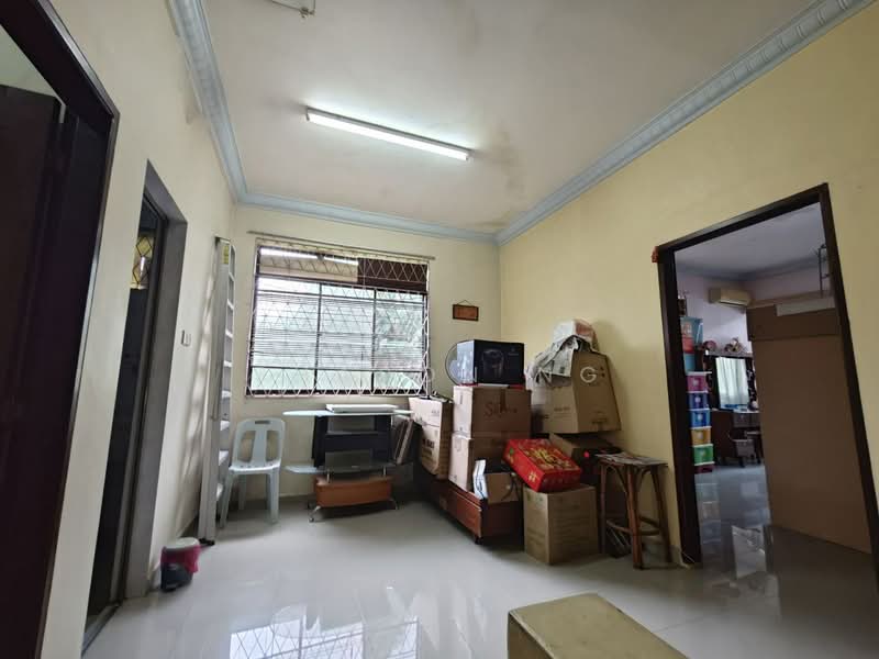 Rumah Teres 2 Tingkat untuk Dijual di Taman Pelangi (Johor Bahru) - Sharon Ng - Living Room - PropertyGuru.com.my