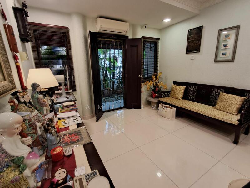 Untuk Dijual - Semi-Detached House at Usj 5