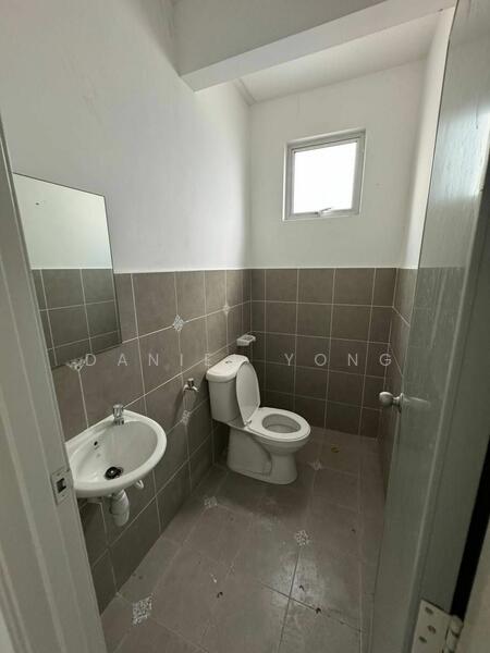 For Rent - Shop at Taman Austin Heights