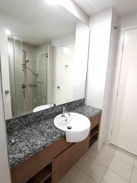 For Rent - 3-storey Terraced House at Lake Fields