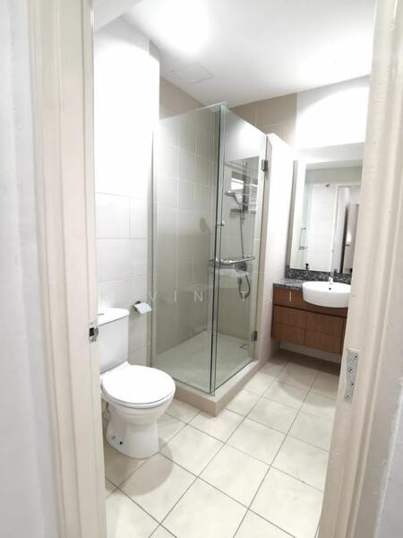 For Rent - 3-storey Terraced House at Lake Fields