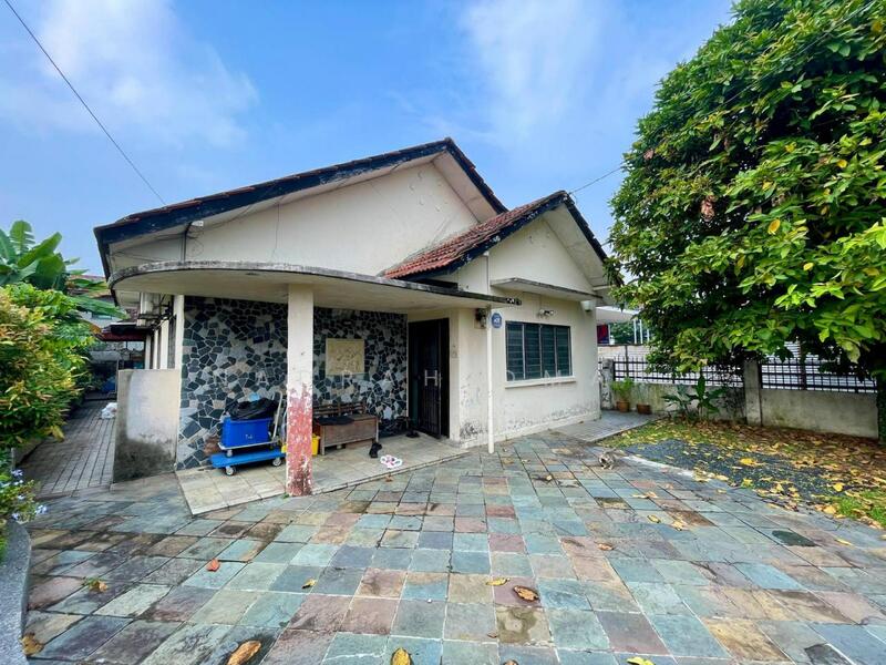 Untuk Dijual - Single Storey Bungalow Corner Lot Pj Oldtown For Sale