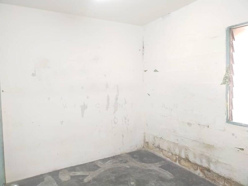 For Rent - Rumah Pangsa Seri Ros