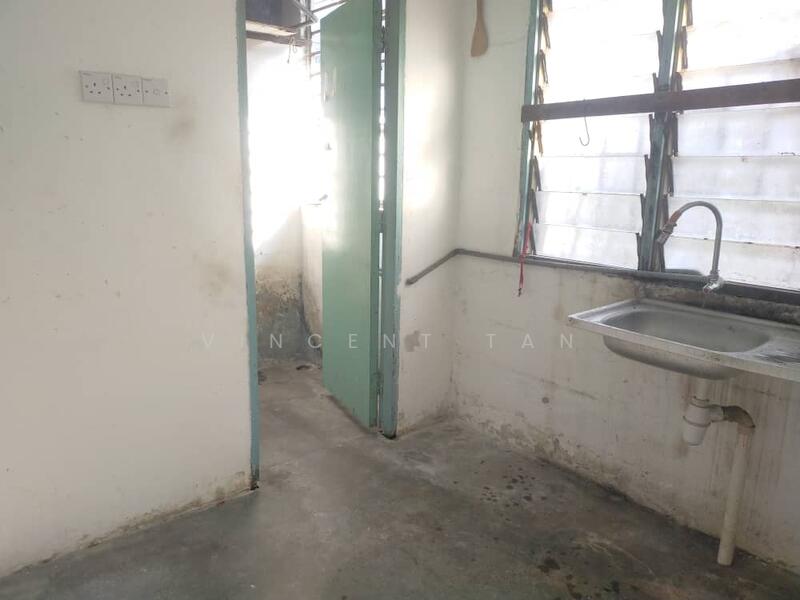 For Rent - Rumah Pangsa Seri Ros