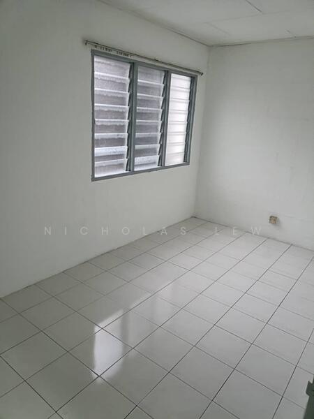 Untuk Disewa - Taman Bukit Serdang Seksyen 5