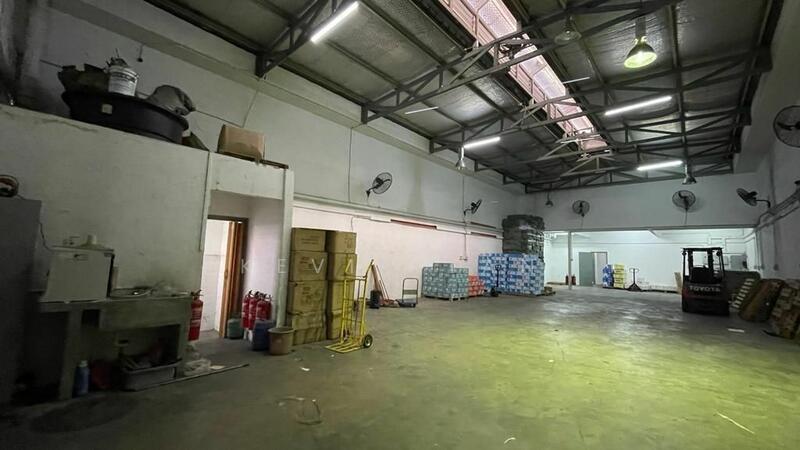 For Sale - 1.5sty Semi D Factory with Land 20000 sqft