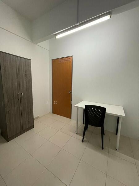 Untuk Disewa - Suria Apartment