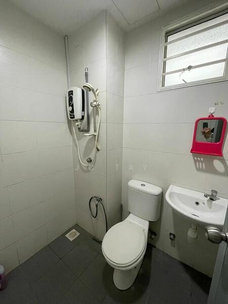 Untuk Disewa - Suria Apartment