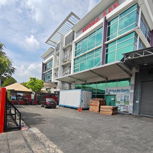 For Sale - Large 12,800sf Freehold Semi D Factory Selesa jaya industri Balakong