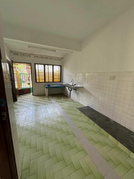 For Rent - taman pelangi